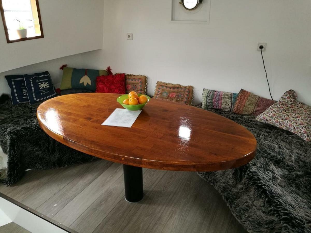 Houseboat Rose Apartment Amsterdam Bagian luar foto