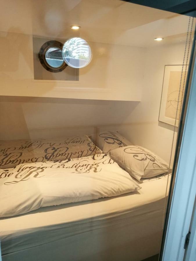 Houseboat Rose Apartment Amsterdam Bagian luar foto