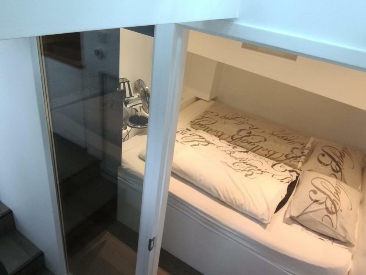 Houseboat Rose Apartment Amsterdam Bagian luar foto